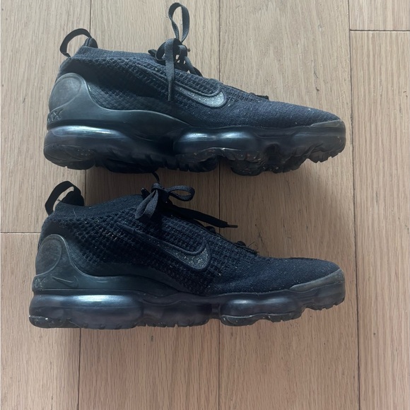 Nike Air VaporMax Flyknit - Picture 2 of 4